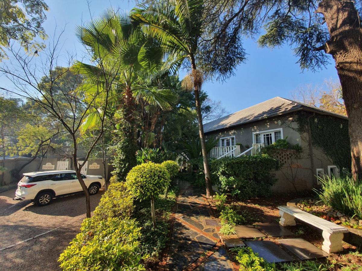 Waterhouse Guest Lodge In Muckleneuk Pretoria-Noord Extérieur photo