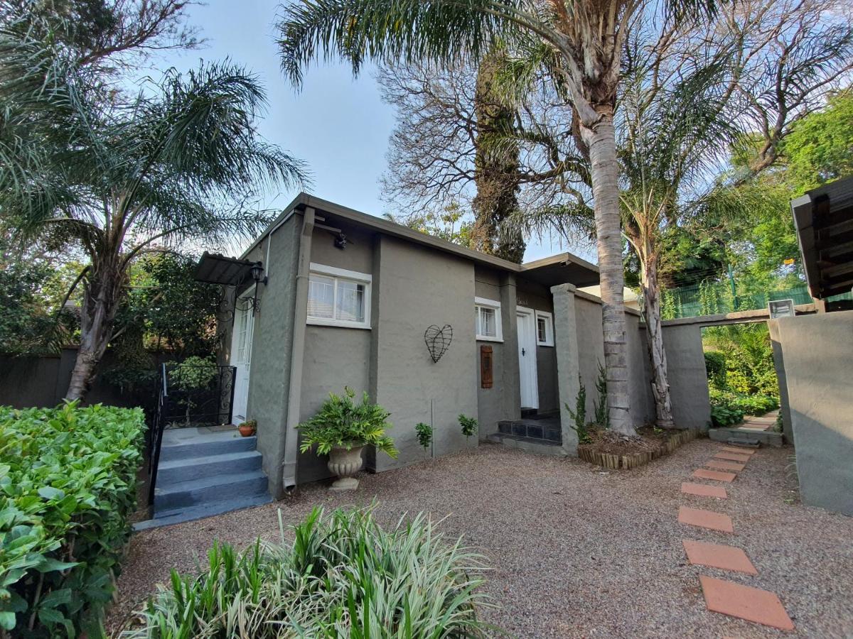 Waterhouse Guest Lodge In Muckleneuk Pretoria-Noord Extérieur photo