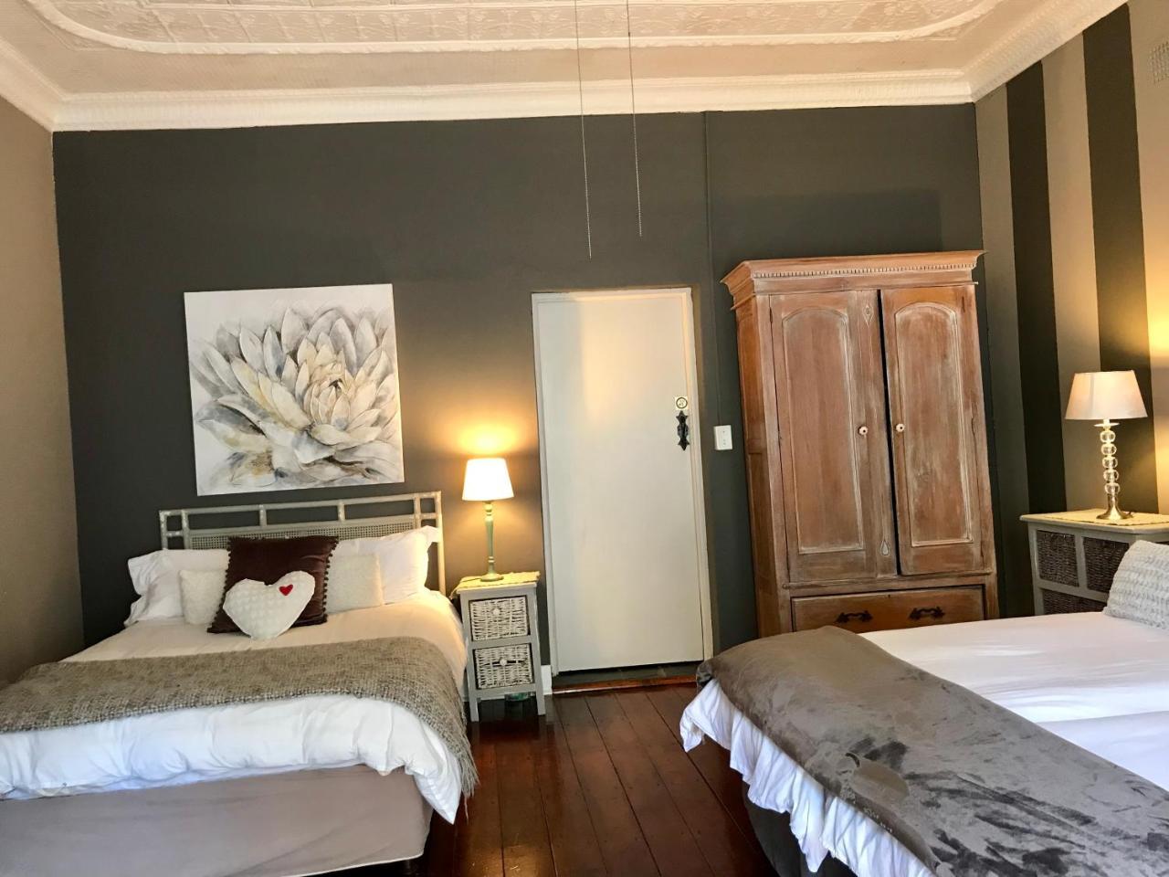 Waterhouse Guest Lodge In Muckleneuk Pretoria-Noord Extérieur photo